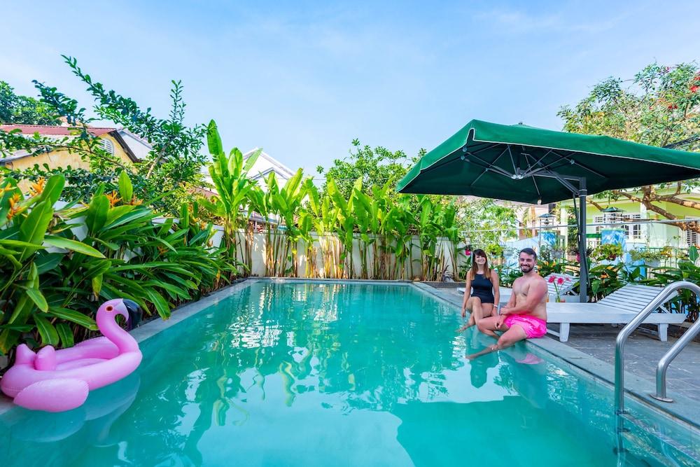 Villa Flamingo - Big With Balcony - Close To Old Town 200m & Temple Bridge - Large Outside Pool For Sun Bathing *