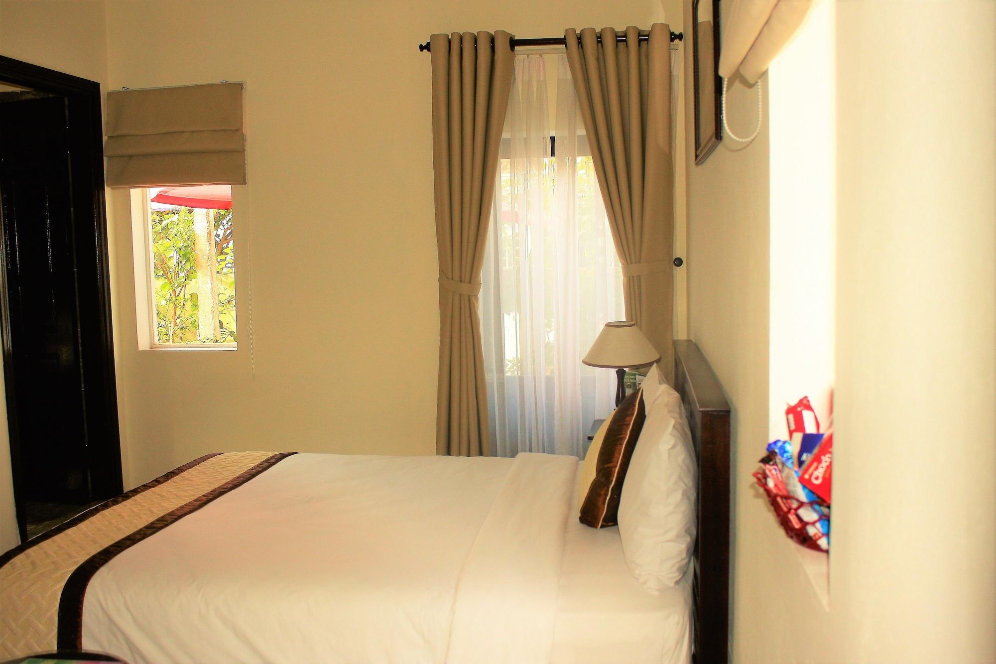 And * Hoi An