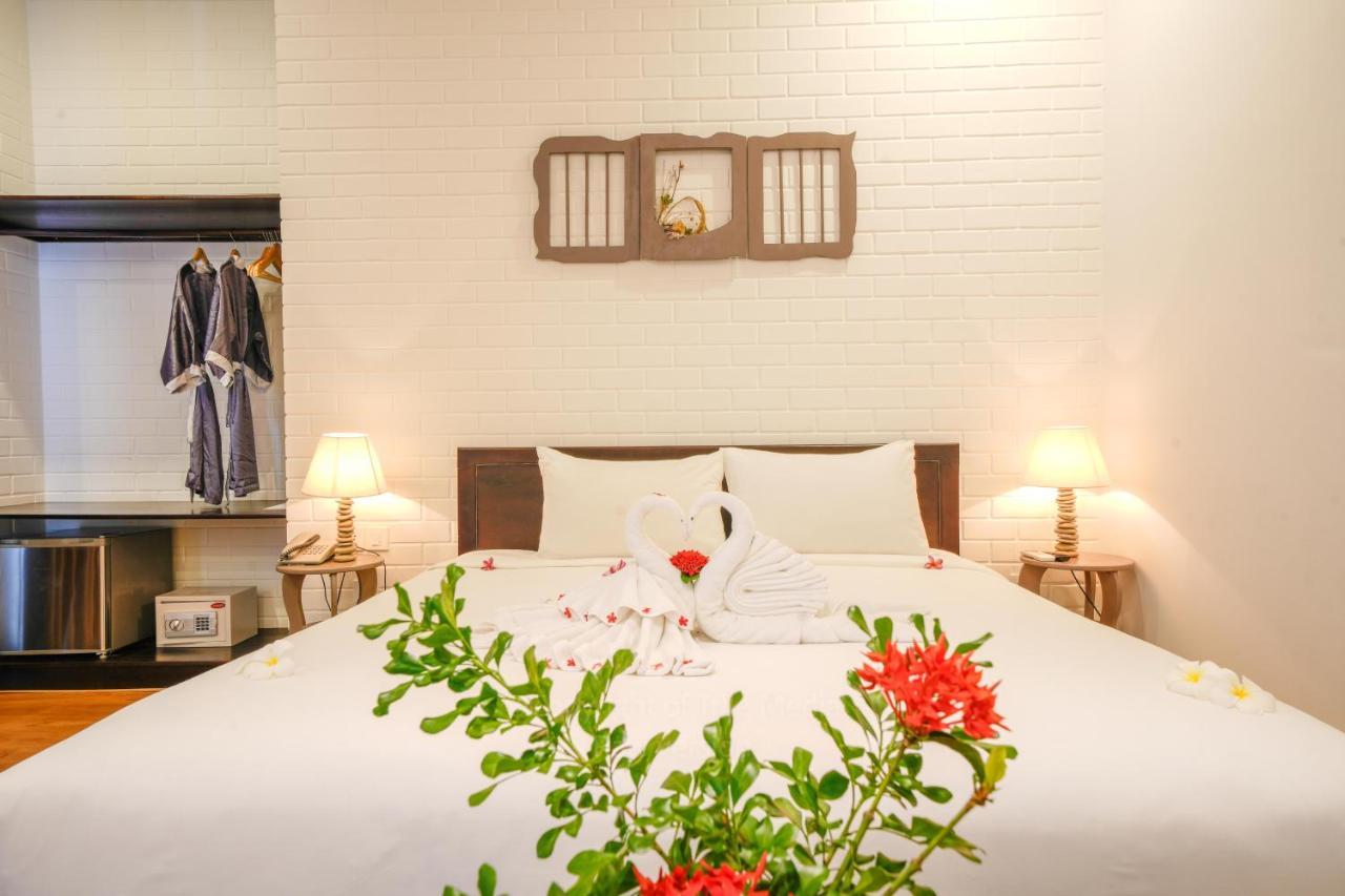 Blooms Boutique Village Resort
