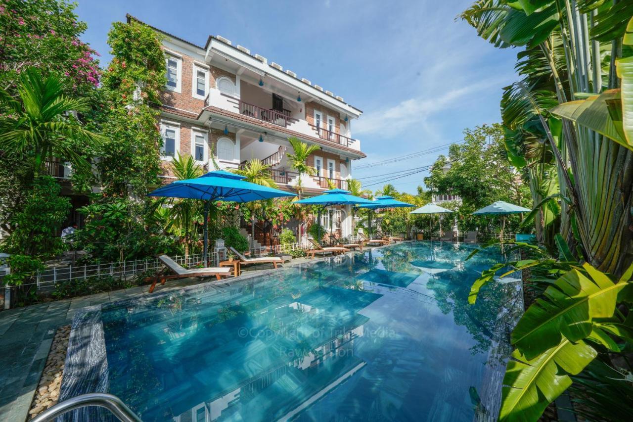 Blooms Boutique Village Resort
