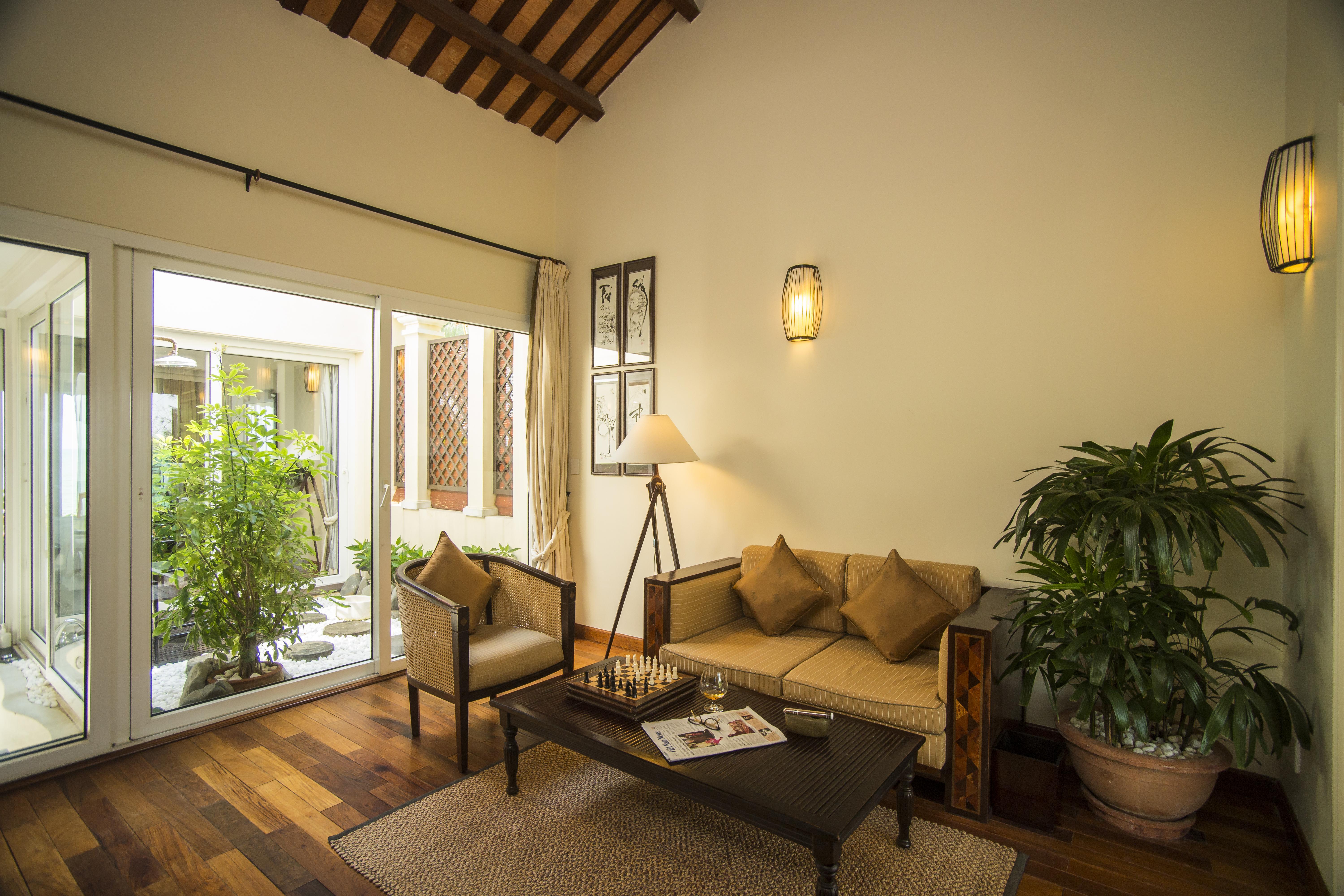Victoria & Hoi An