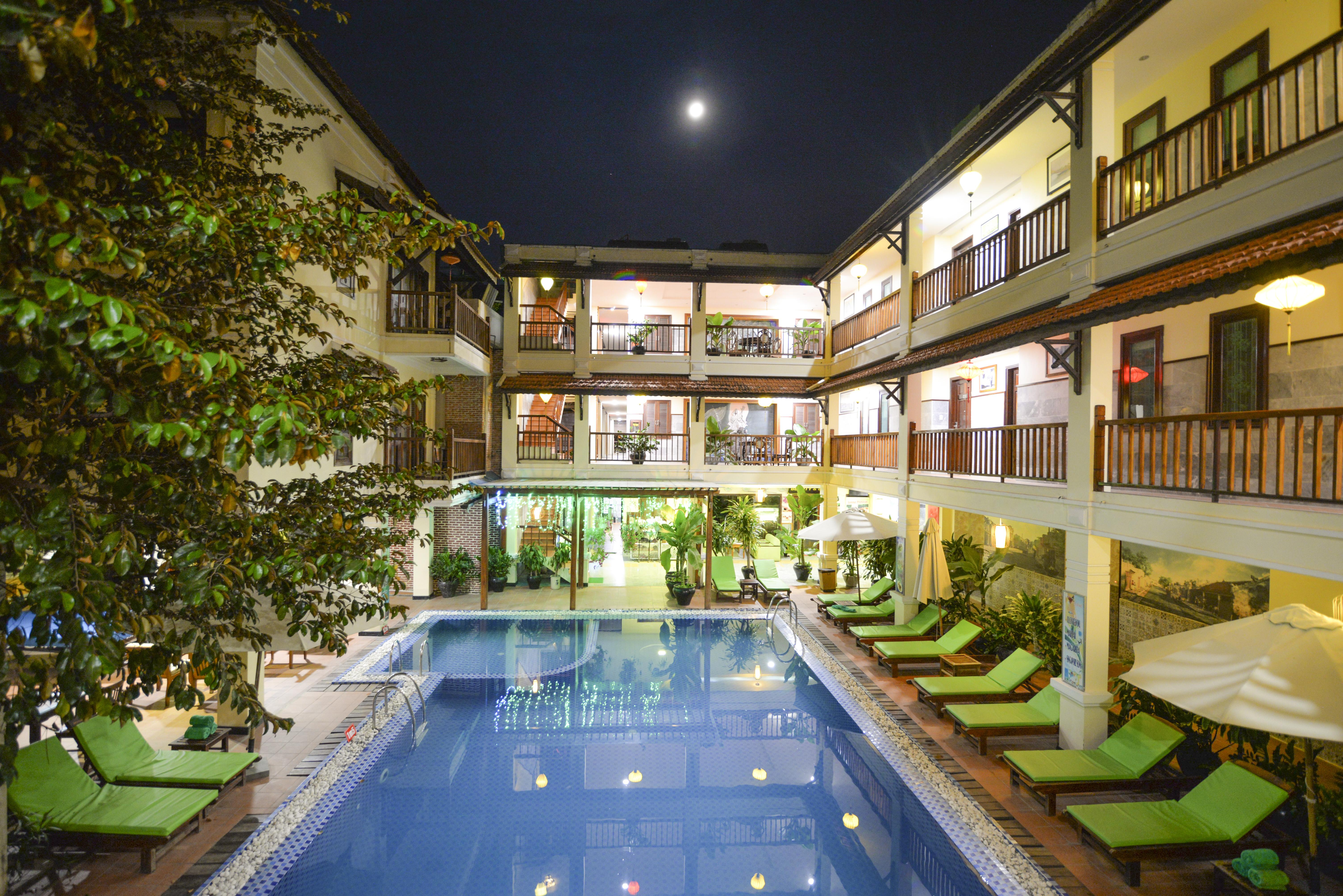 Heaven And Hotel 4*