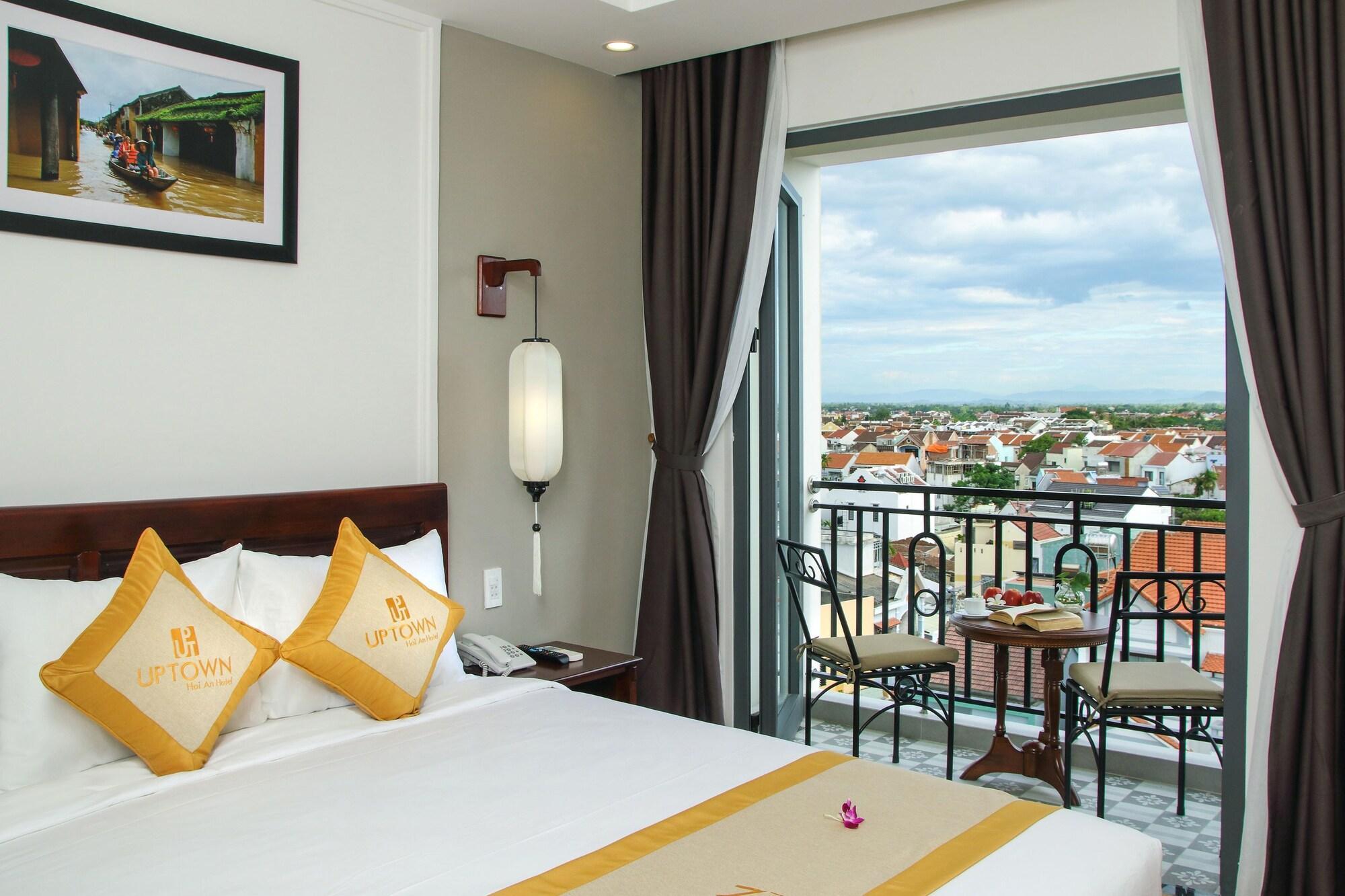Hotel Uptown & 3*