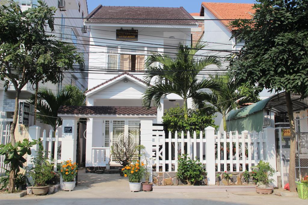 Homestay Little House *