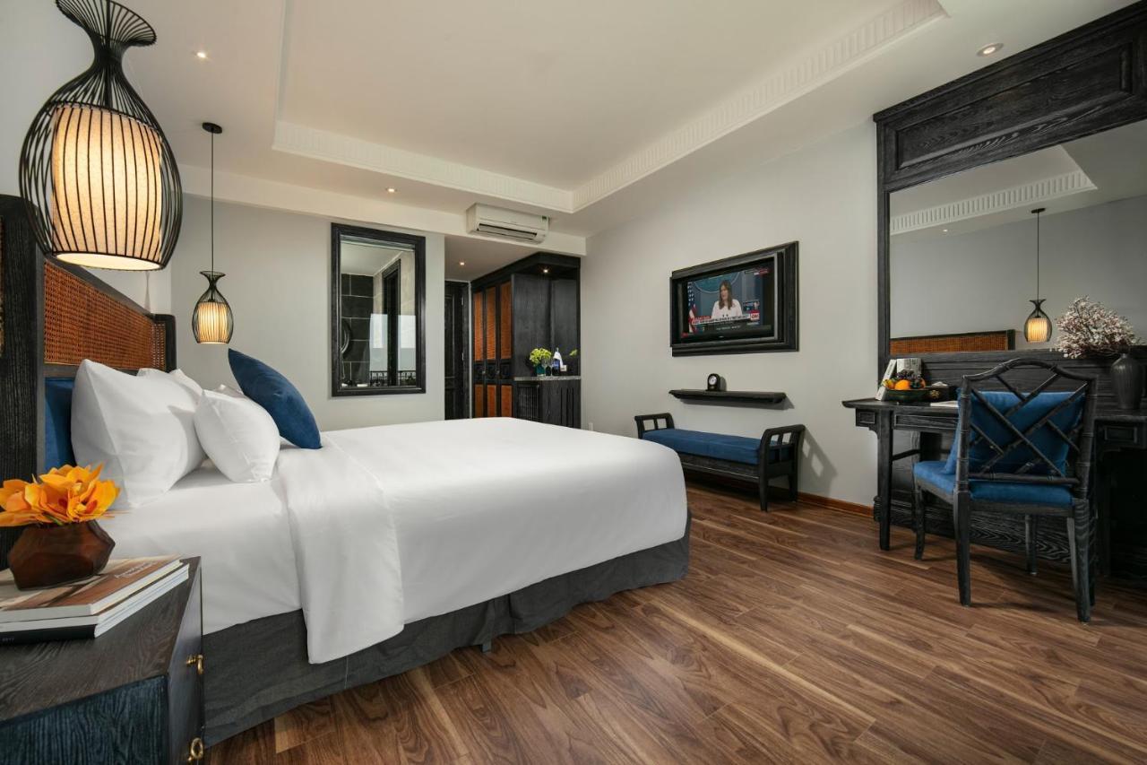 Boutique Và Shining Riverside Hội An
