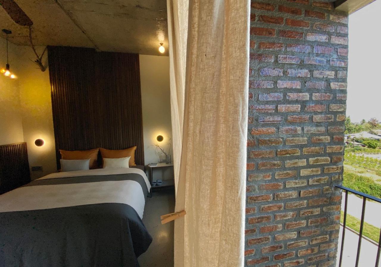 Kaia Gallery Hotel *