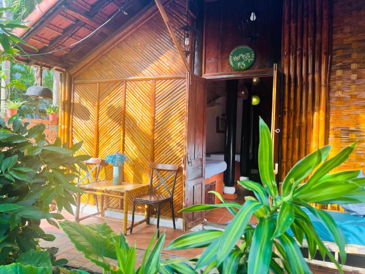 Homestay Under The Coconut Tree *