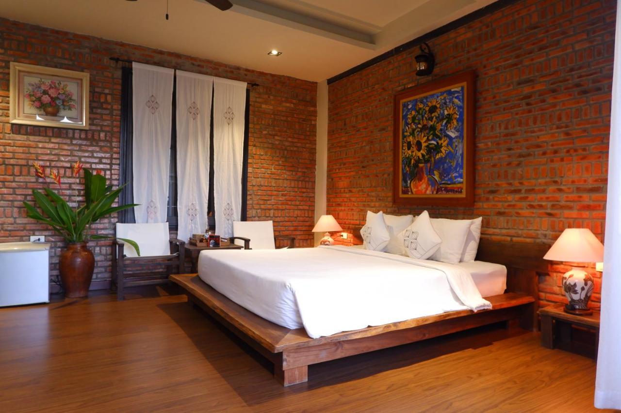 Nghe Riverside *