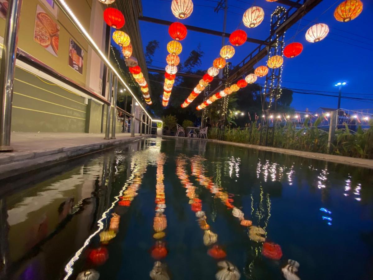 Golden Bell Backpacker Hotel&pool Bar *