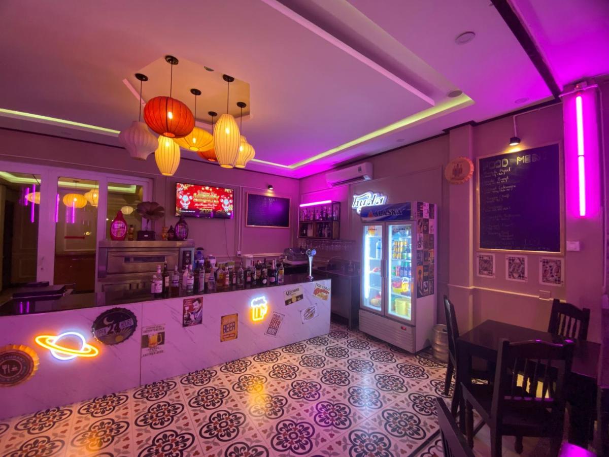 Golden Bell Backpacker Hotel&pool Bar *