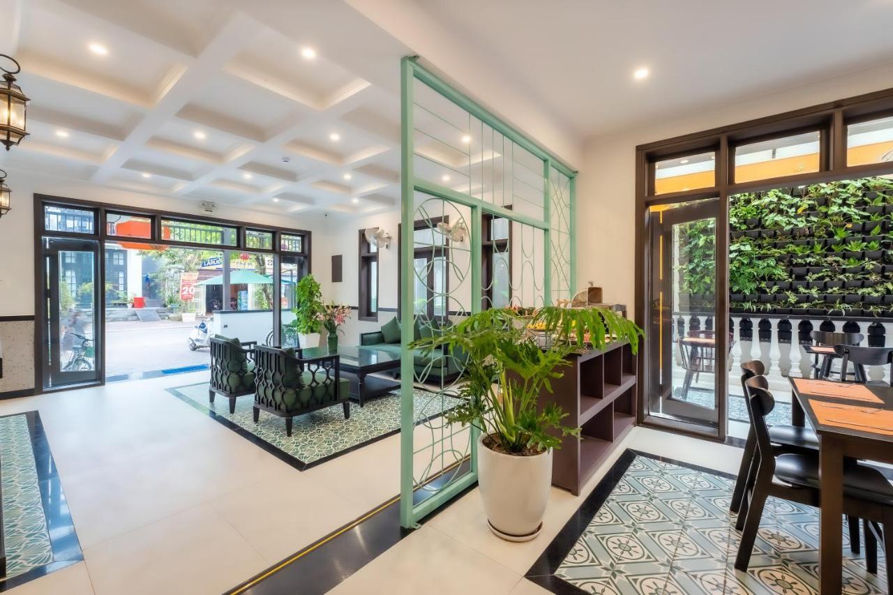 Ivy Hotel
