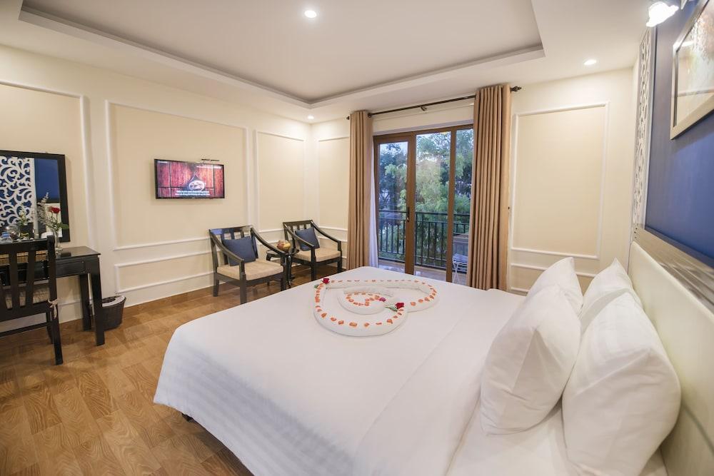 Hotel Rose Garden 3*