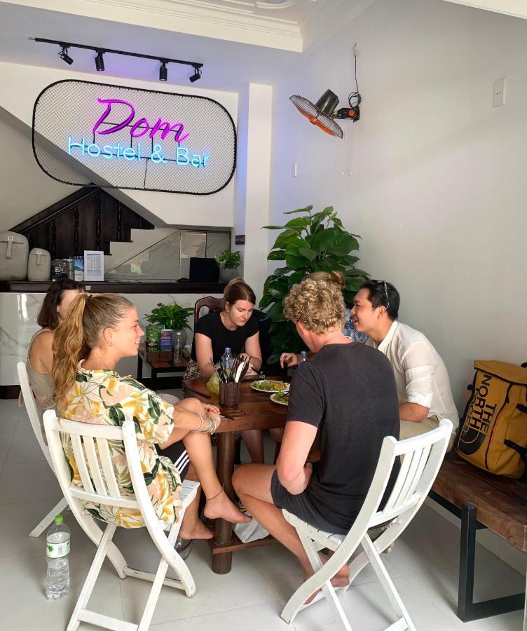 Dom And Bar