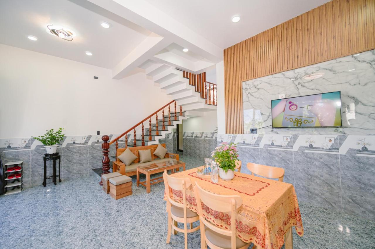 Moon River House Pangsapuri *