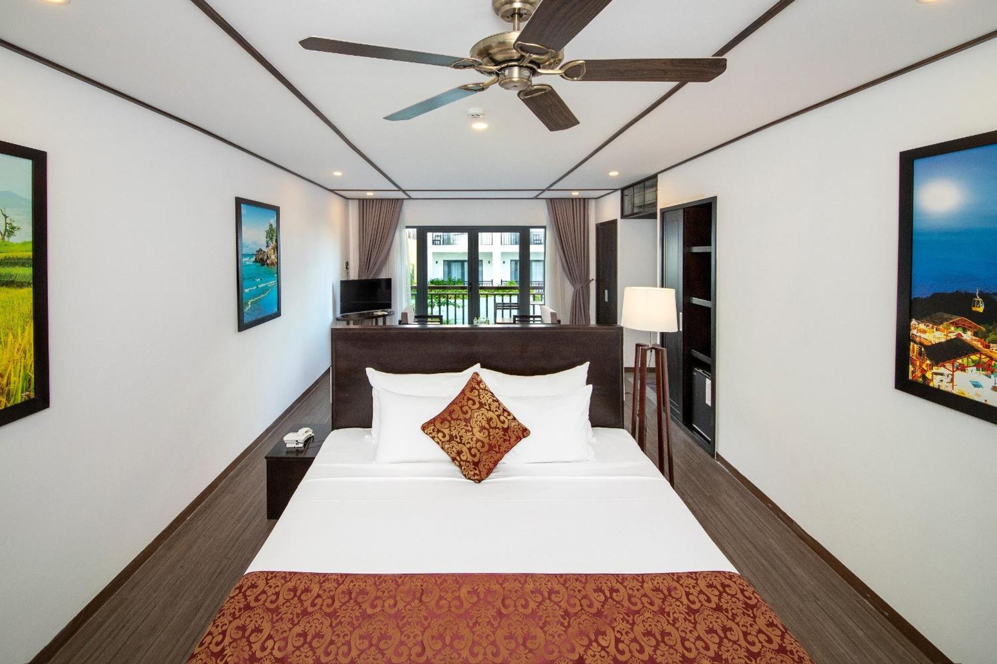 White Lotus Hoian Hotel