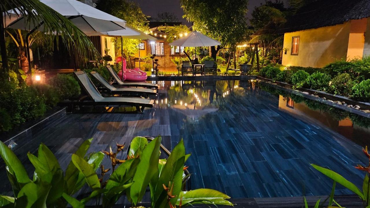 Hotel Phoenix Pool Hoi An