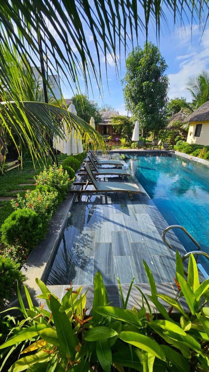 Hotel Phoenix Pool