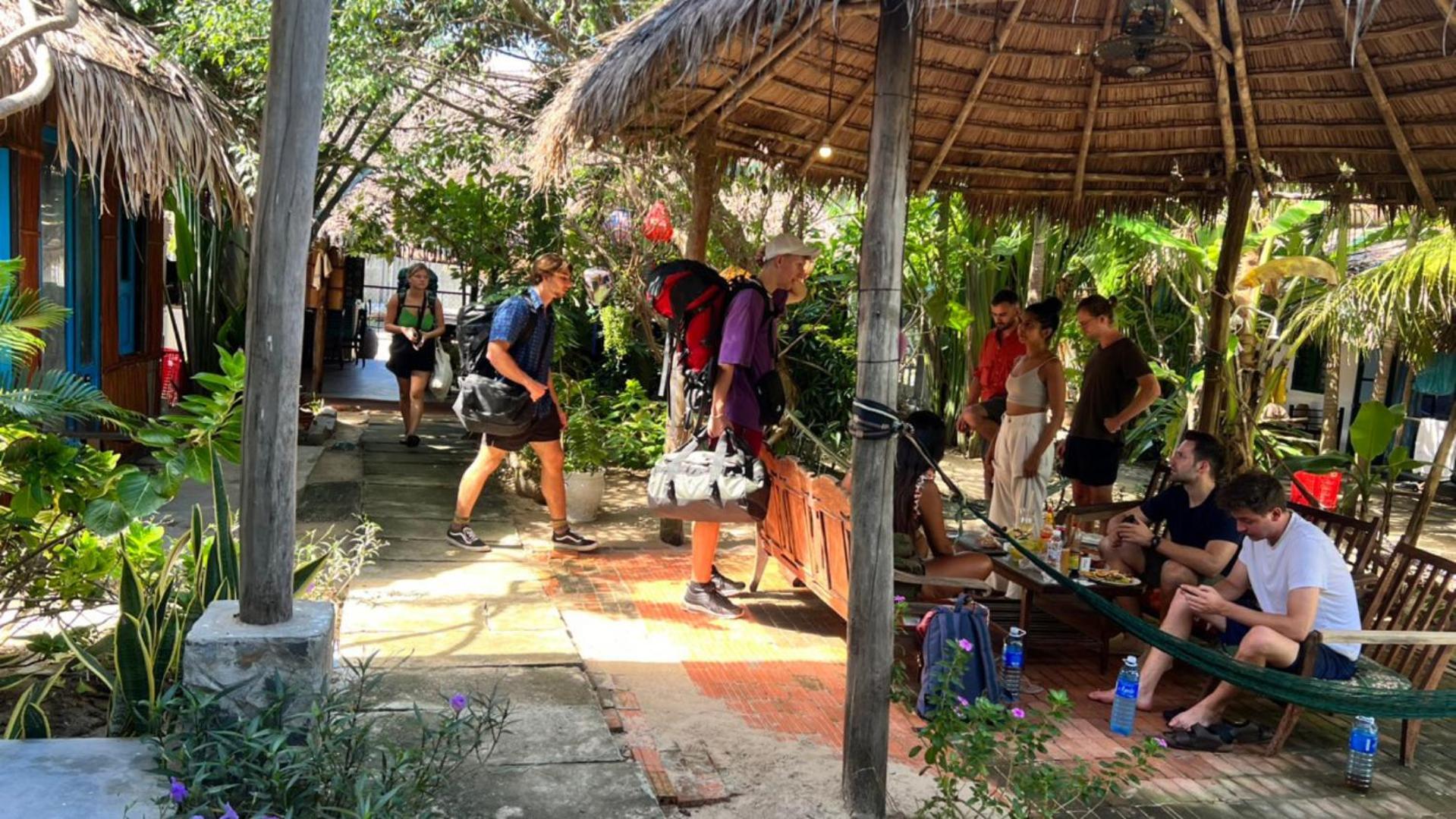 Homestay The Seaside And Bar