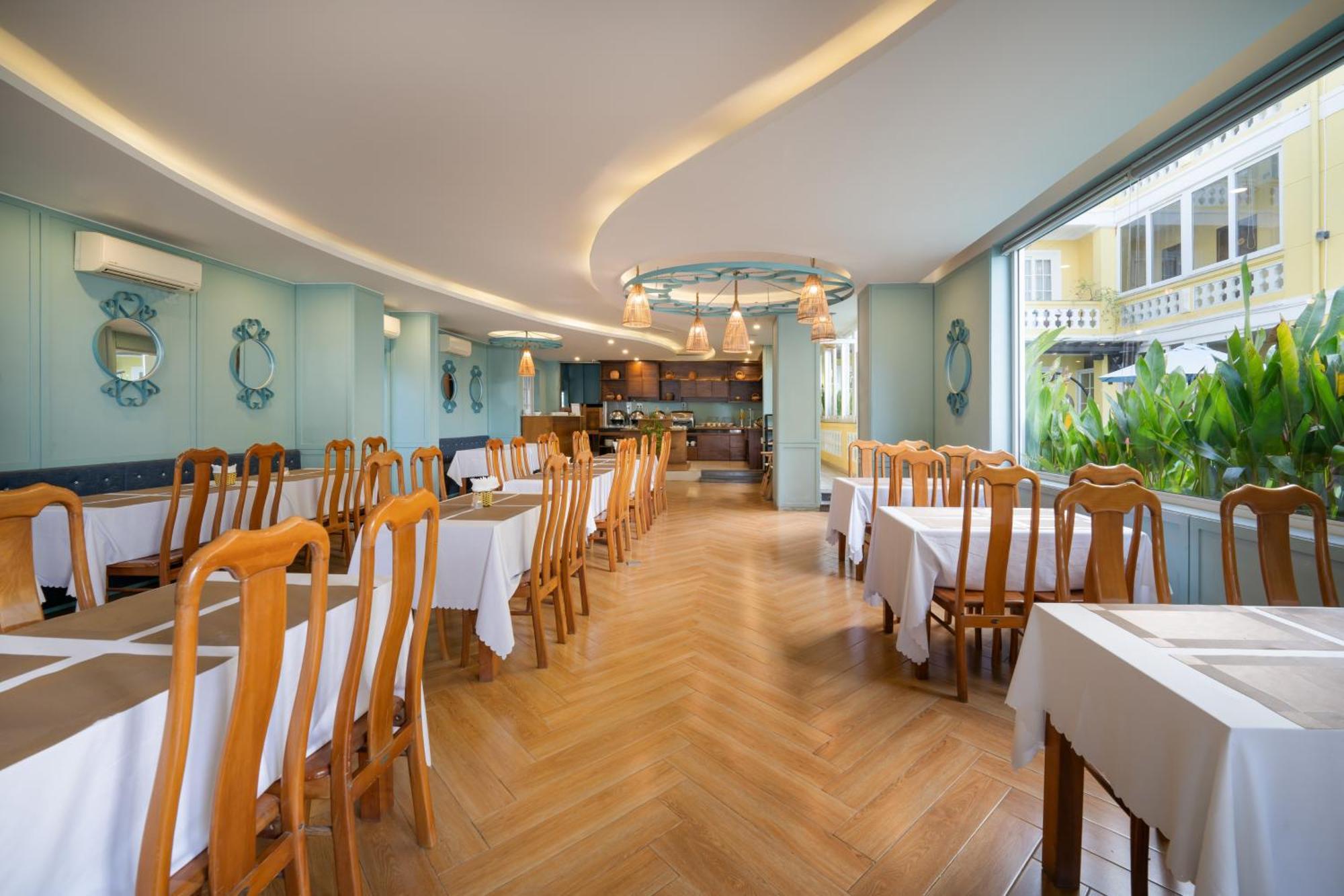 Triple Riverside Hoian Hotel