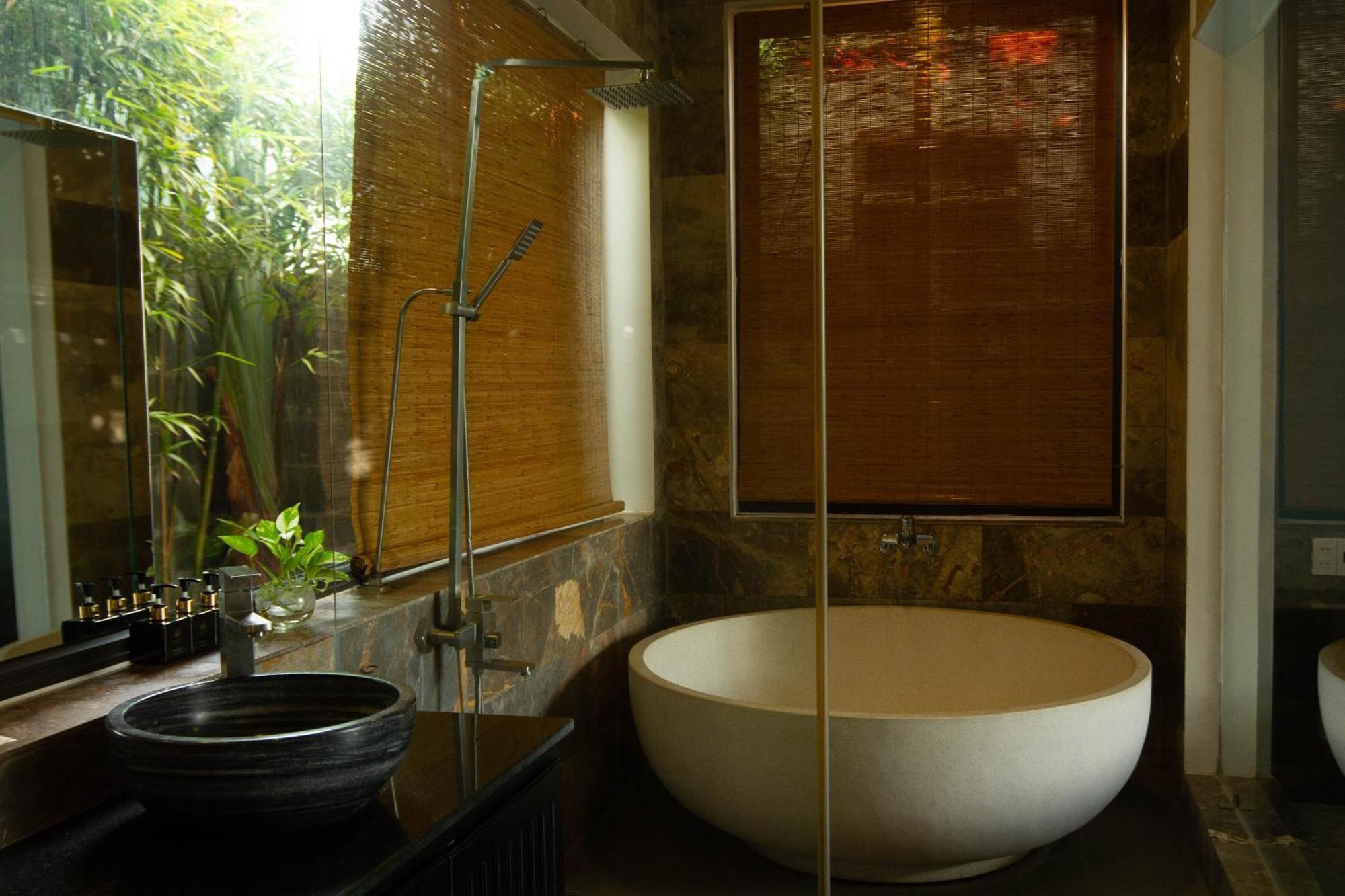 Hilary Boutique Hoi An