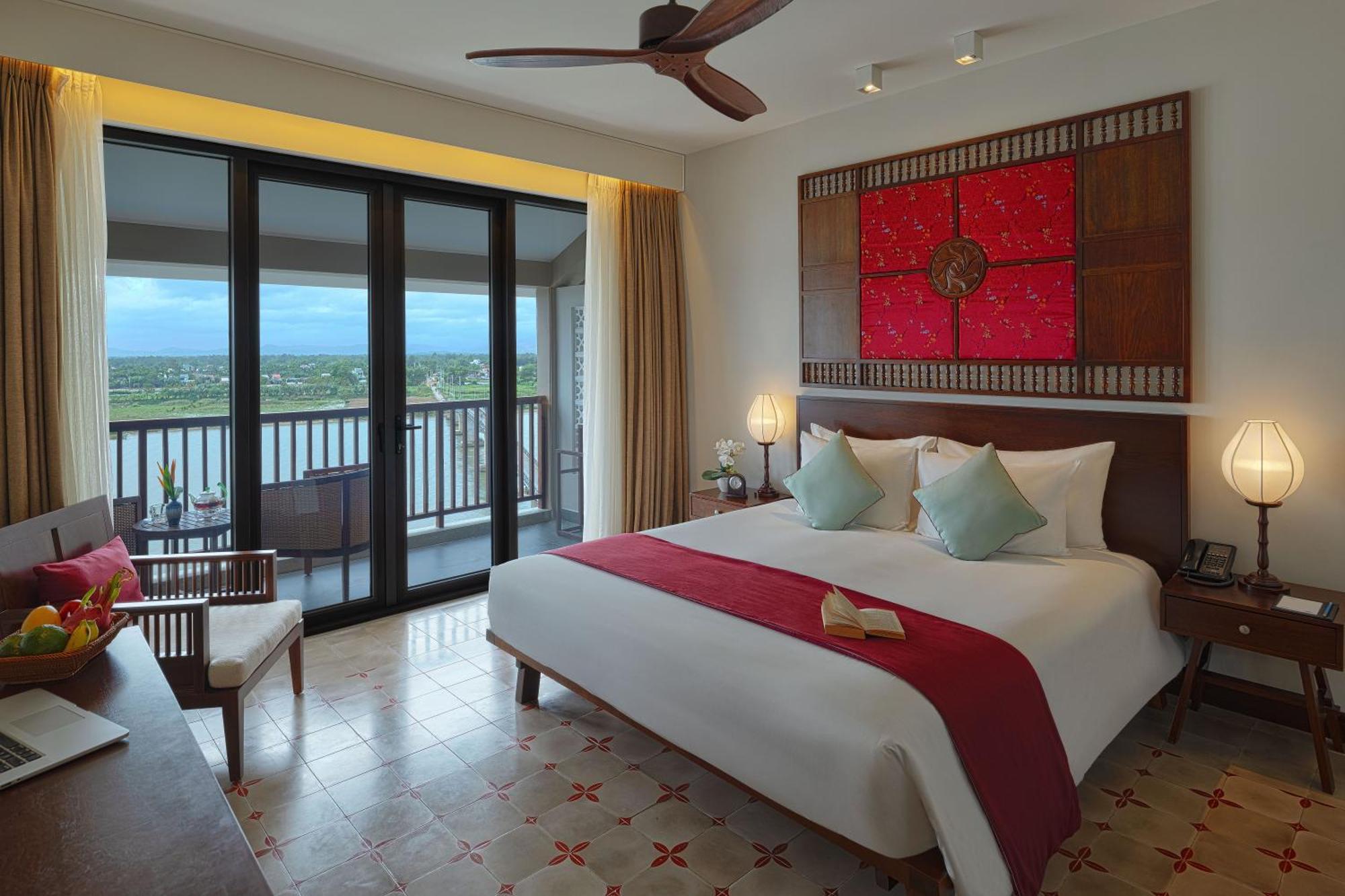 Resort Rivertown & 5*