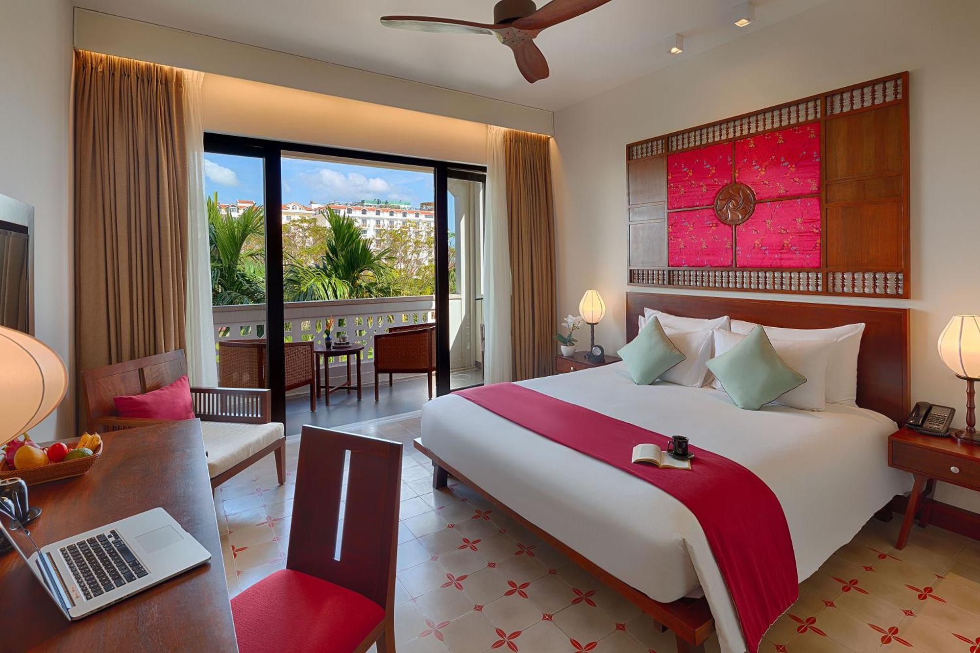 Rivertown & Resort