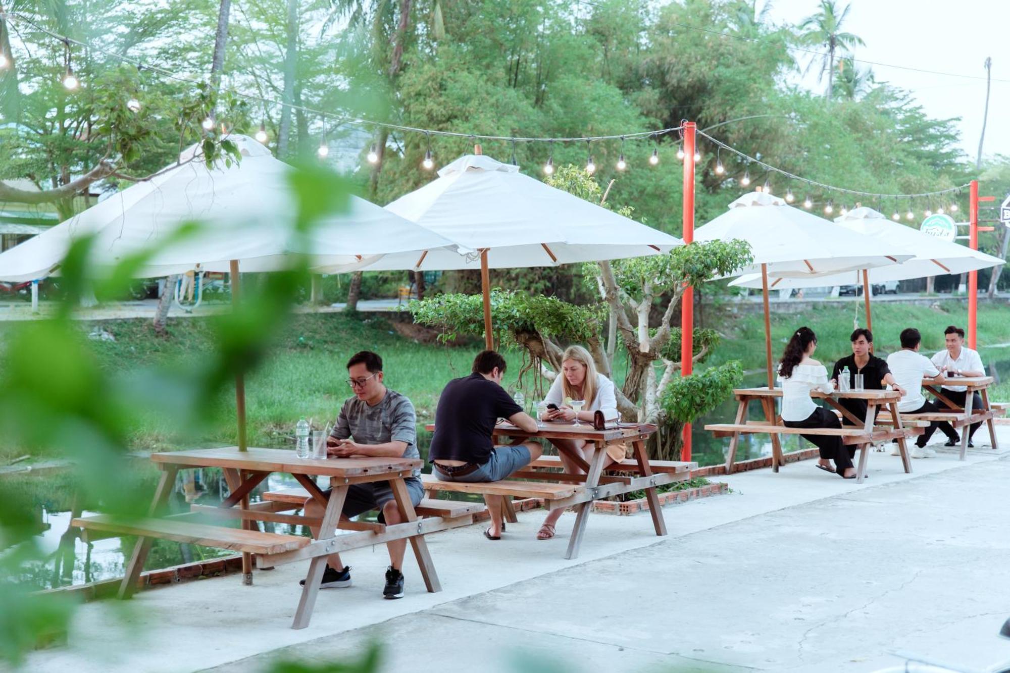 Little Gem. An Eco-friendly Boutique & 5*