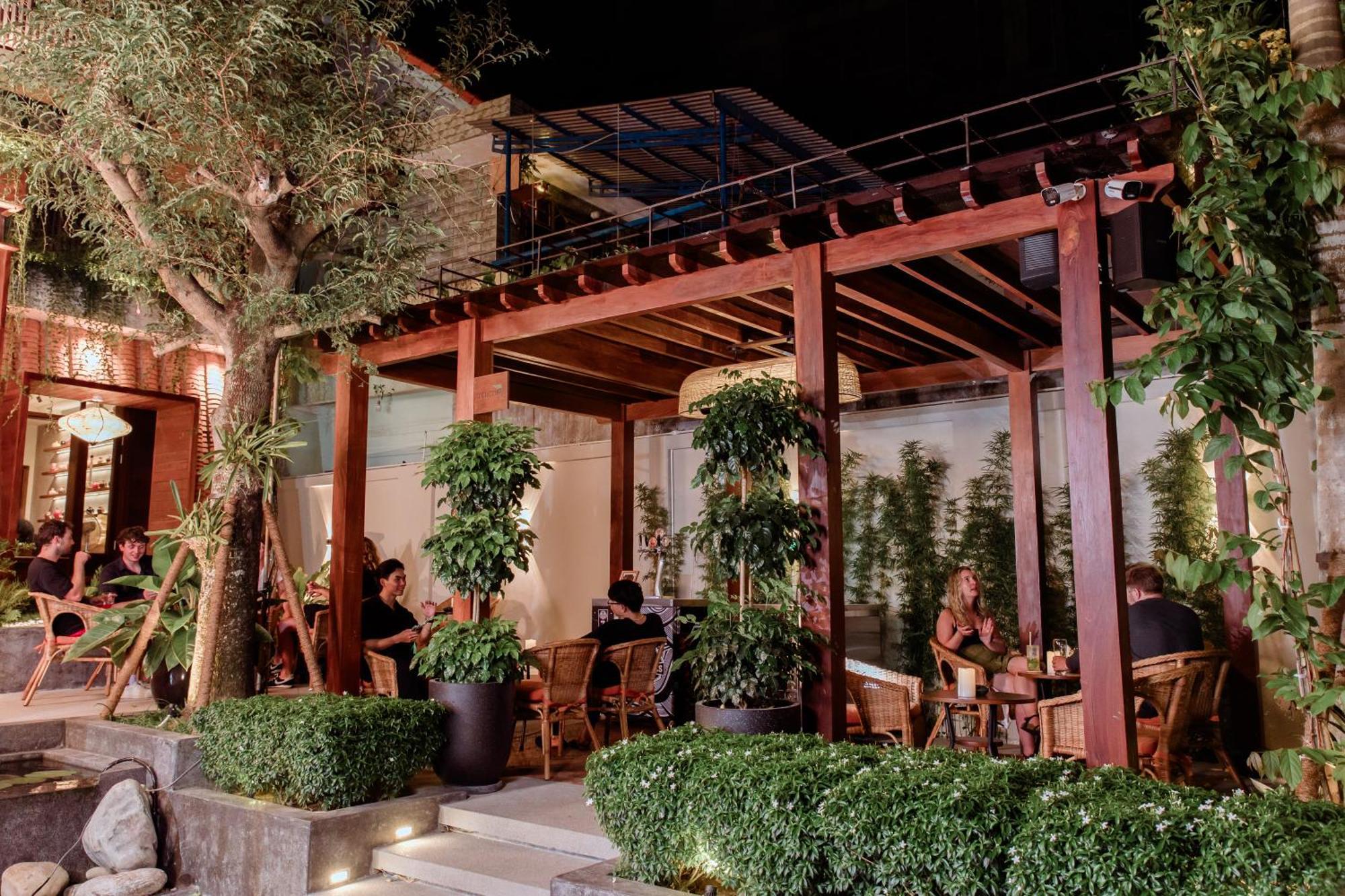 Little Gem. An Eco-friendly Boutique & 5*