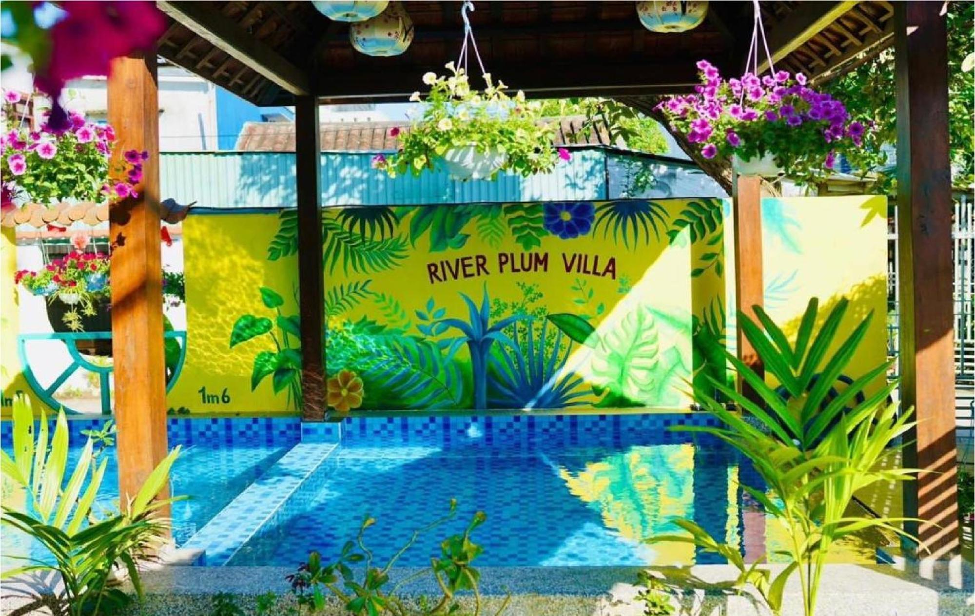 Homestay Riverside Plum Garden