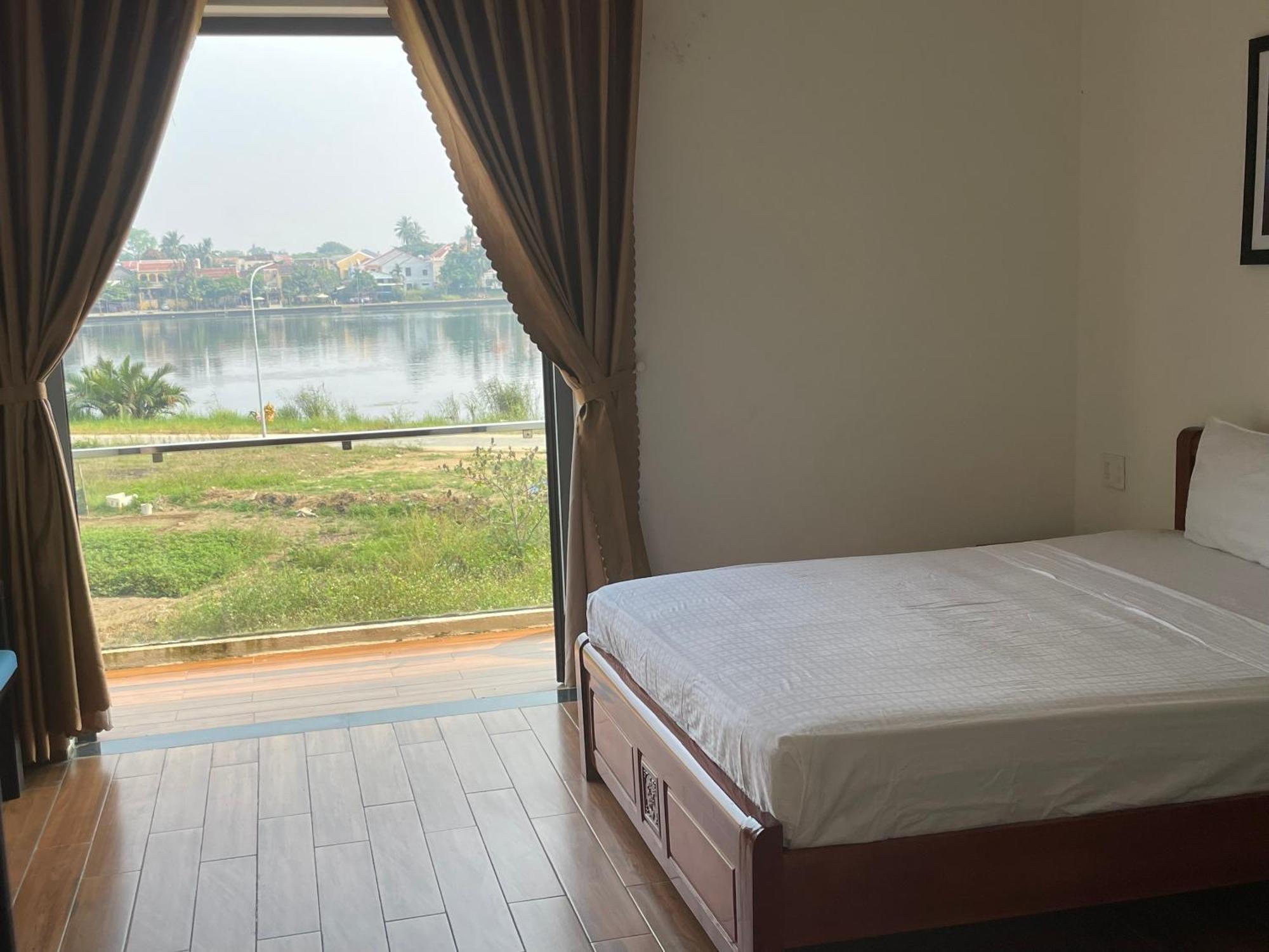 Homestay Thuong Da Riverside *
