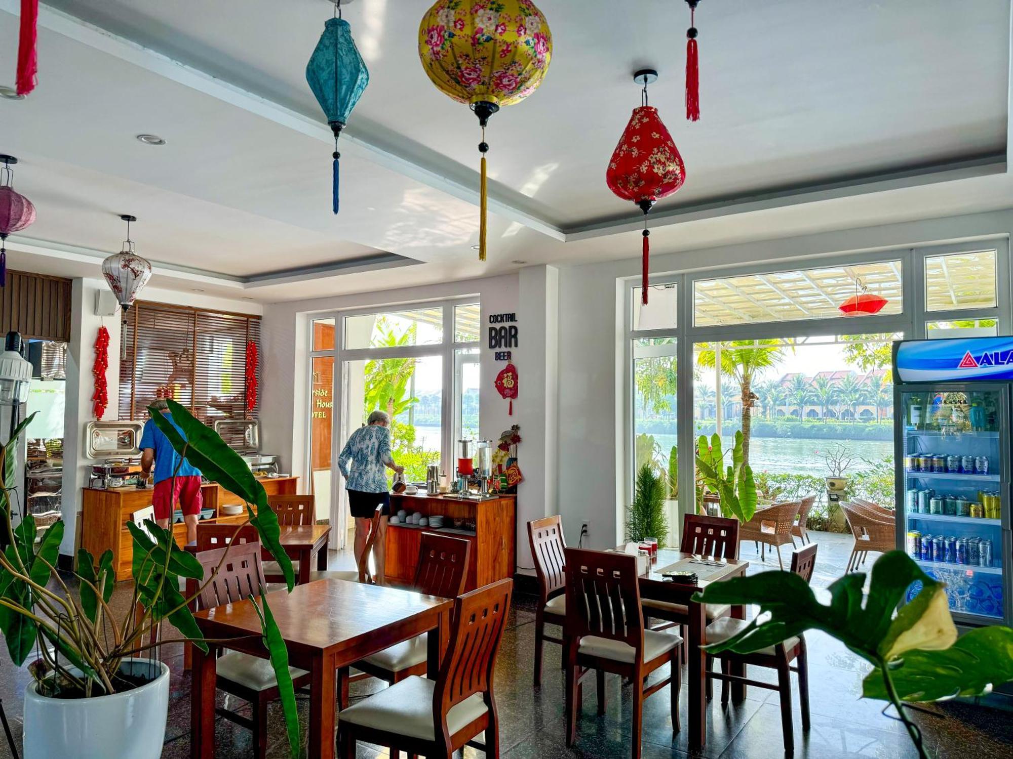 Khách sạn Riverside White House Hội An