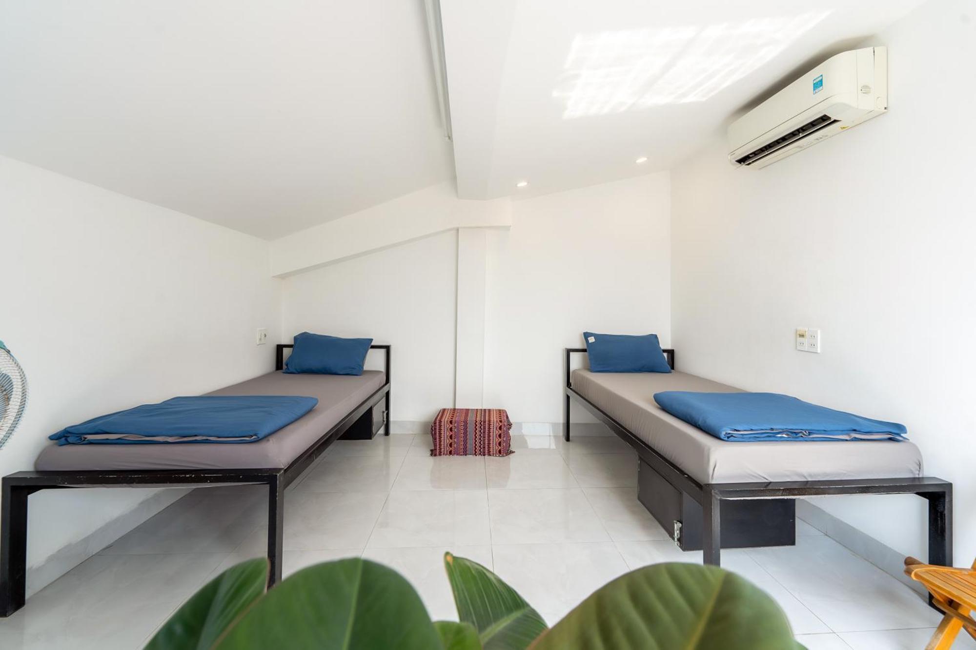 Bed & Breakfast Love.ly