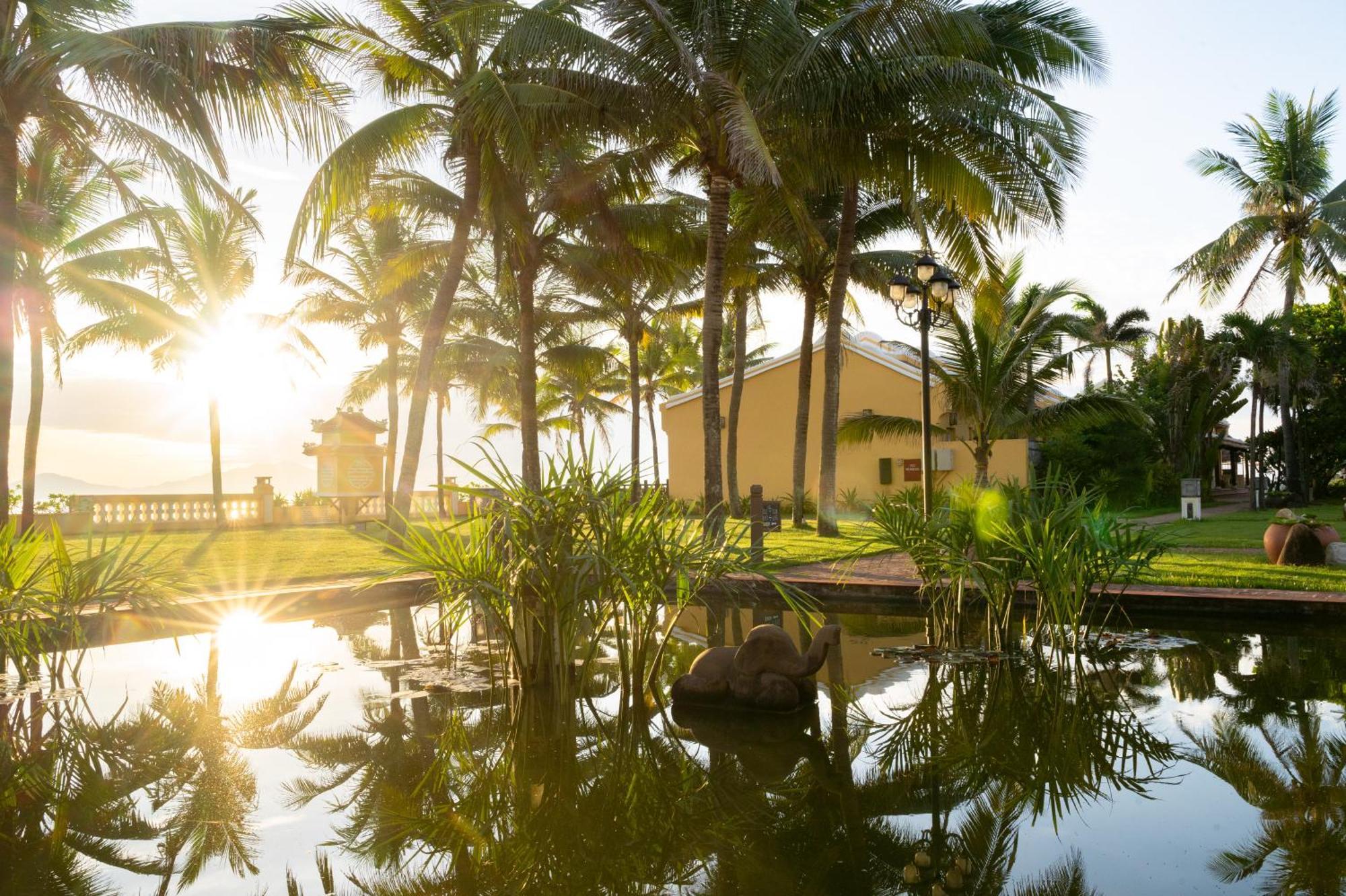 Victoria & Resort 4*
