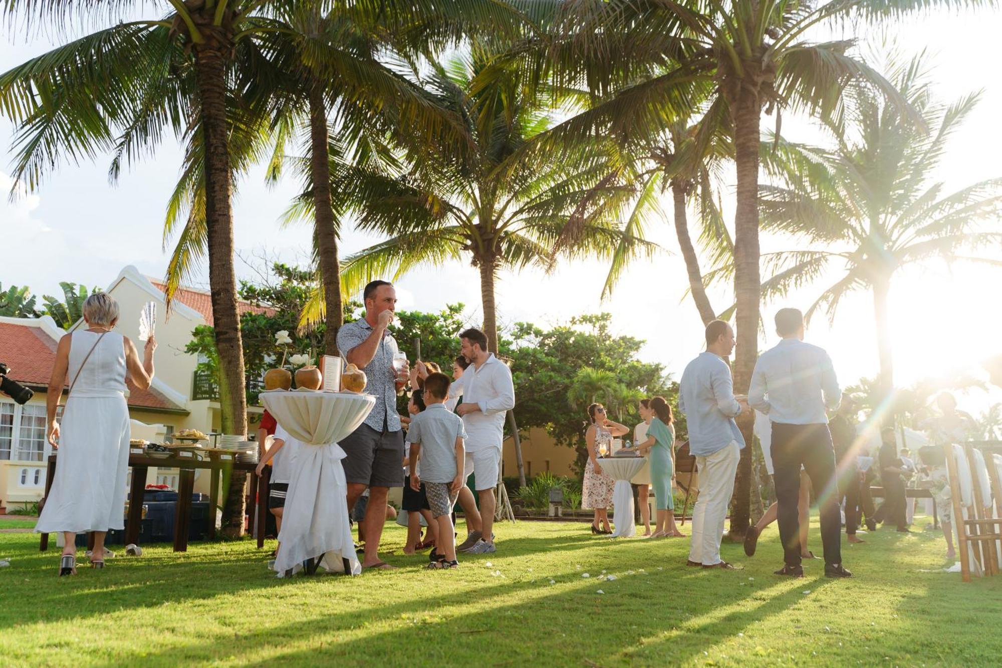 Victoria & Resort