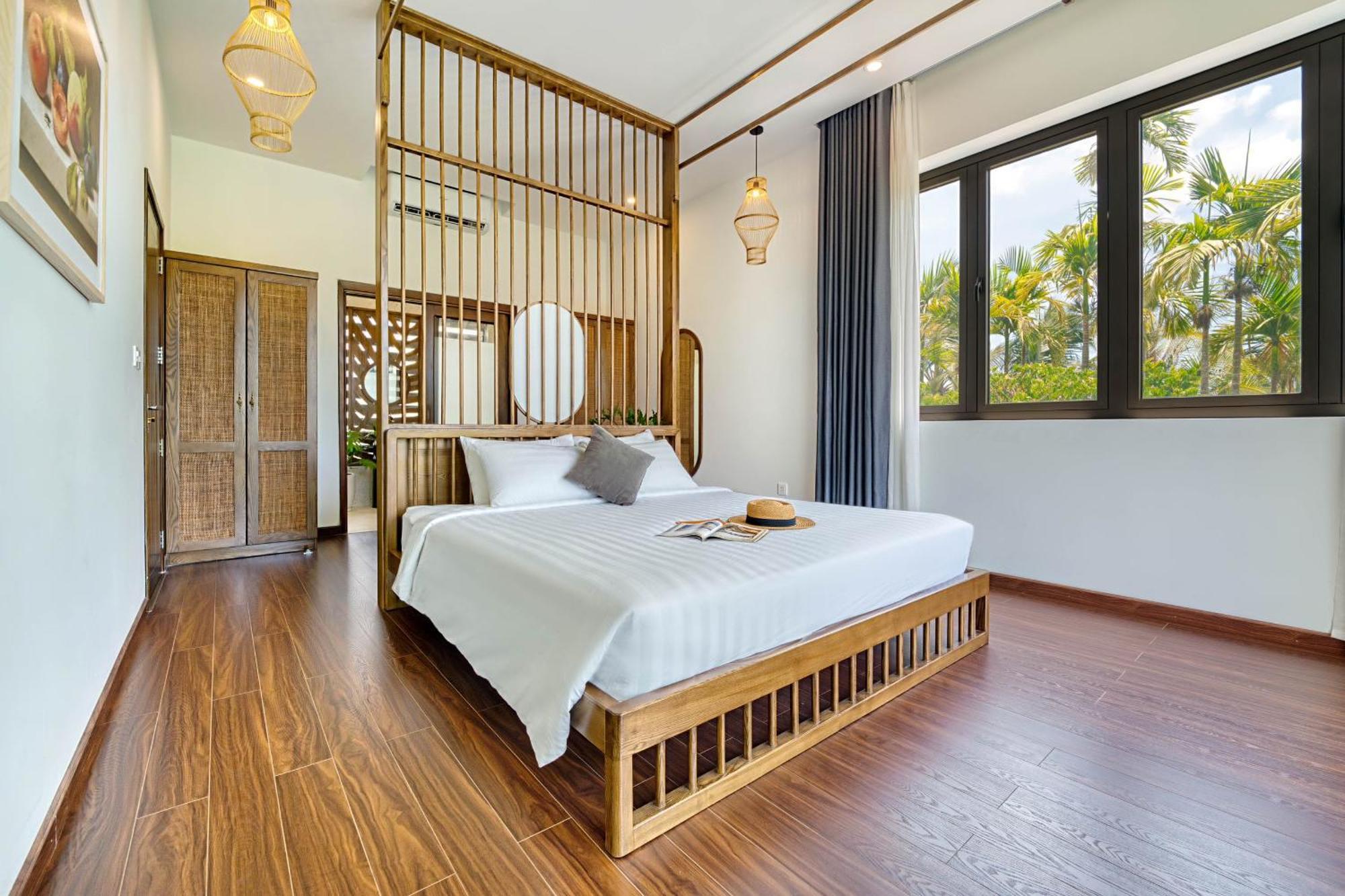 Serene Villa, 4brs Riverside, Private Pool Vila *