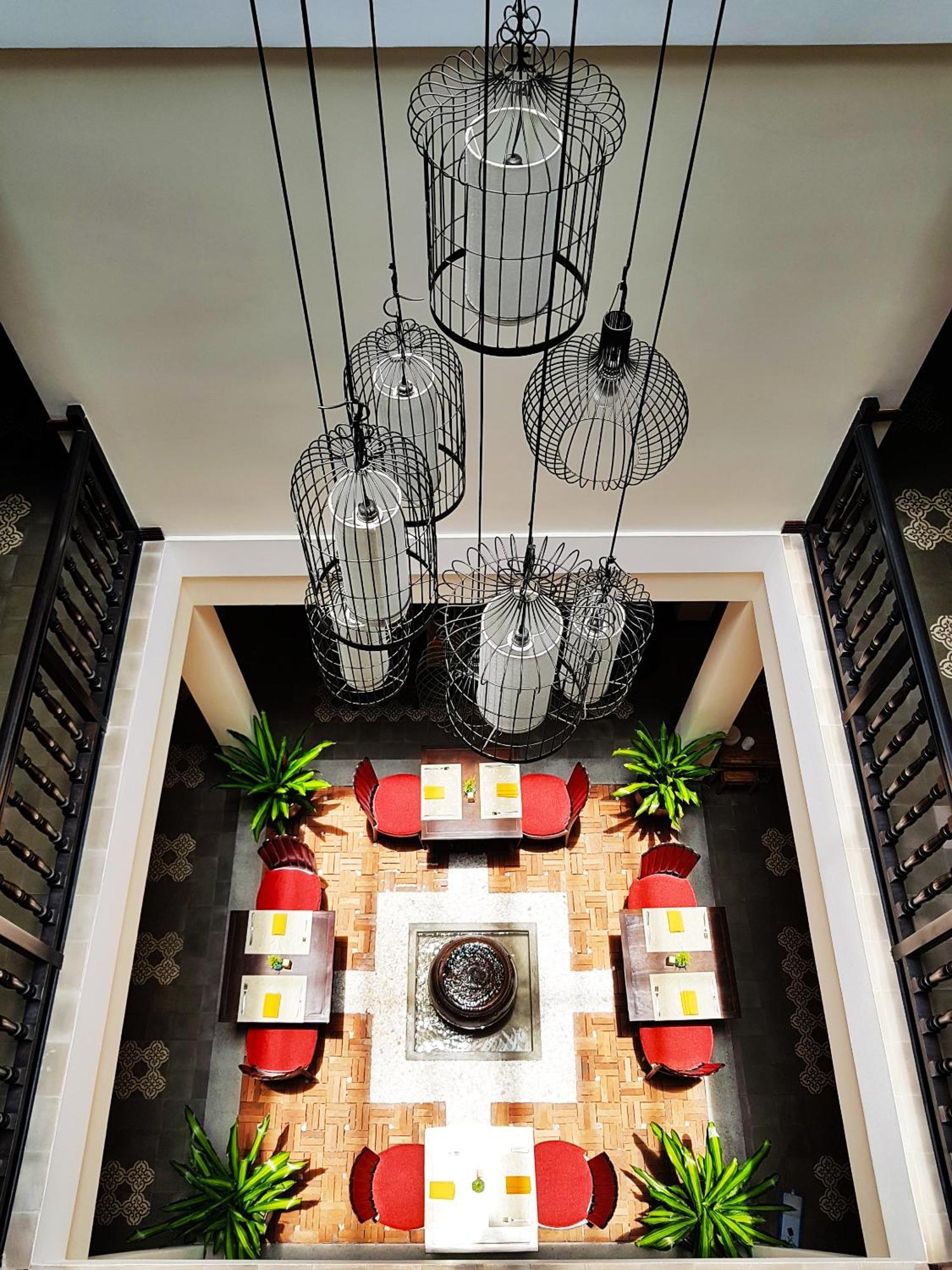 Little . A Boutique & Hotel