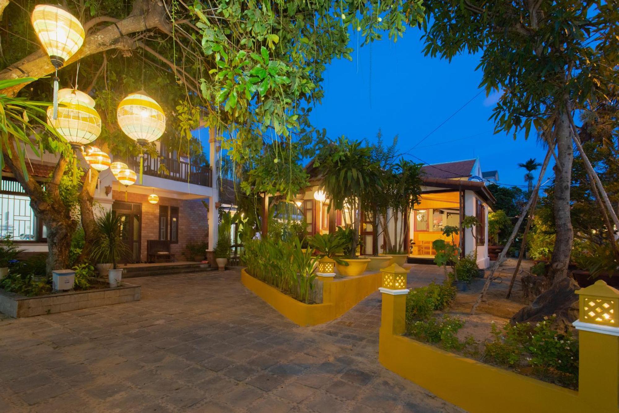 Villa Garden *