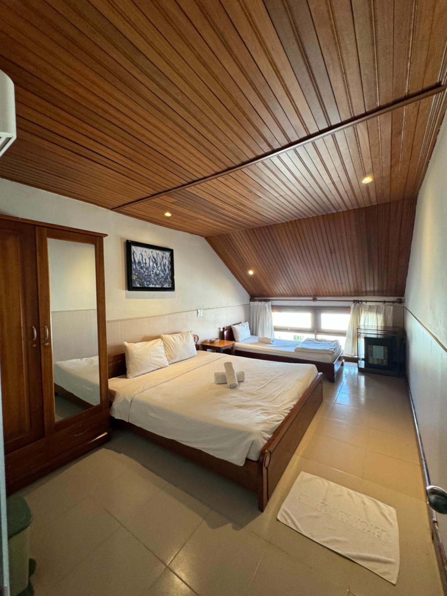 Bed Station & Pool Bar 