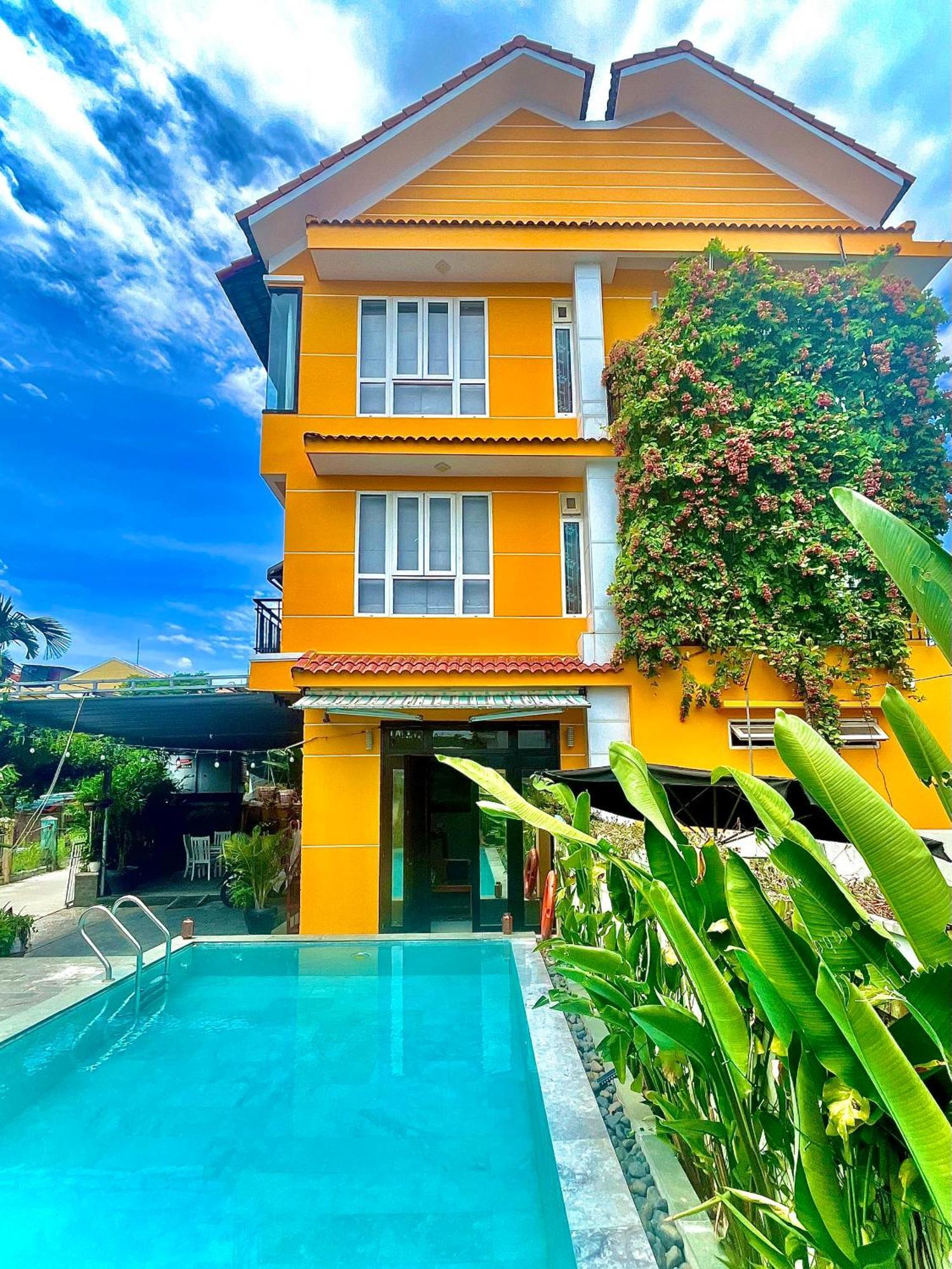 Flamingo - Big With Balcony - Close To Old Town 200m & Temple Bridge - Large Outside Pool For Sun Bathing *