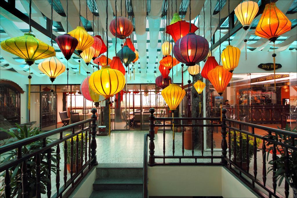 Lantern Hotel 3*
