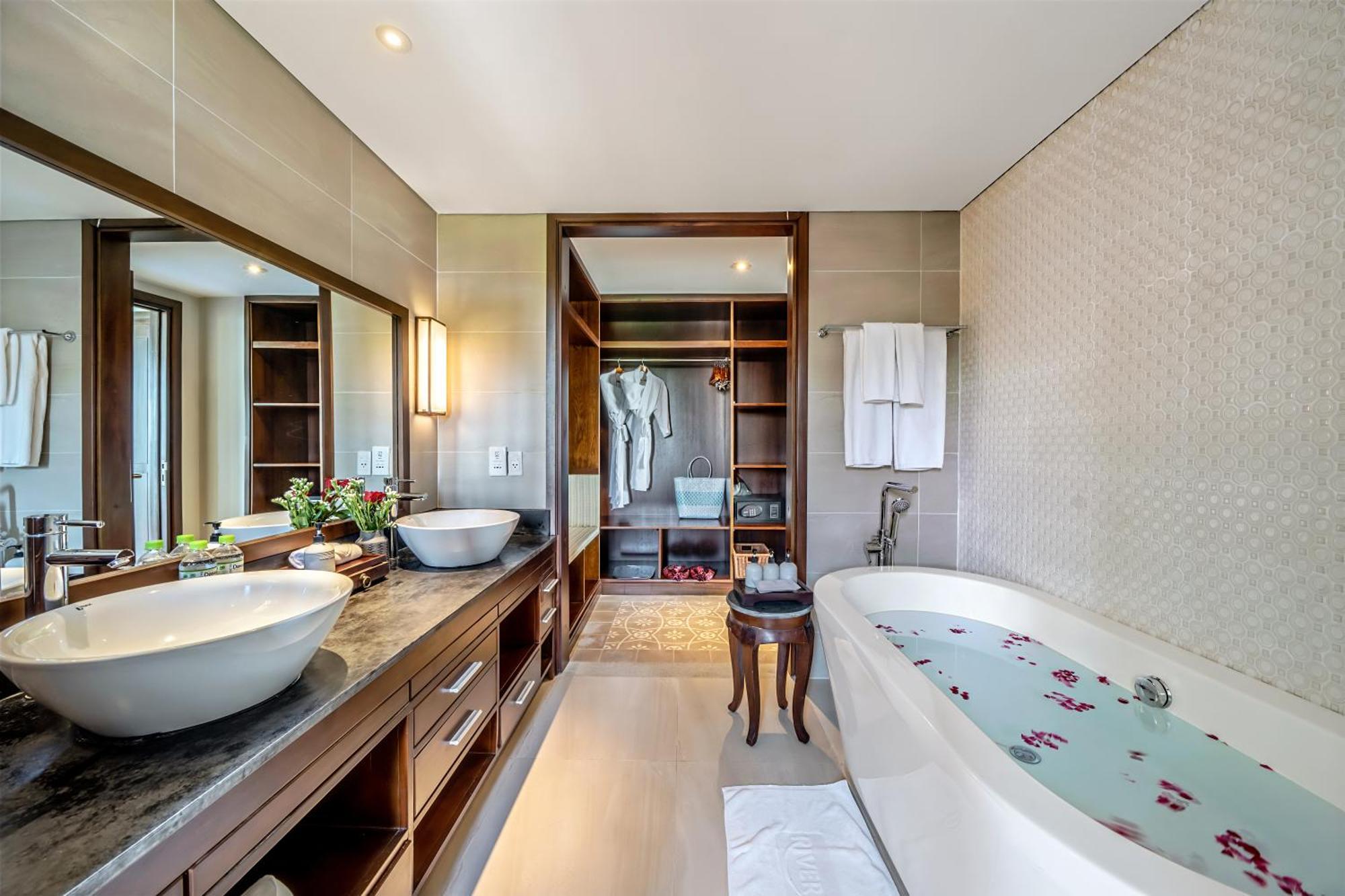 Rivertown & Resort Hoi An