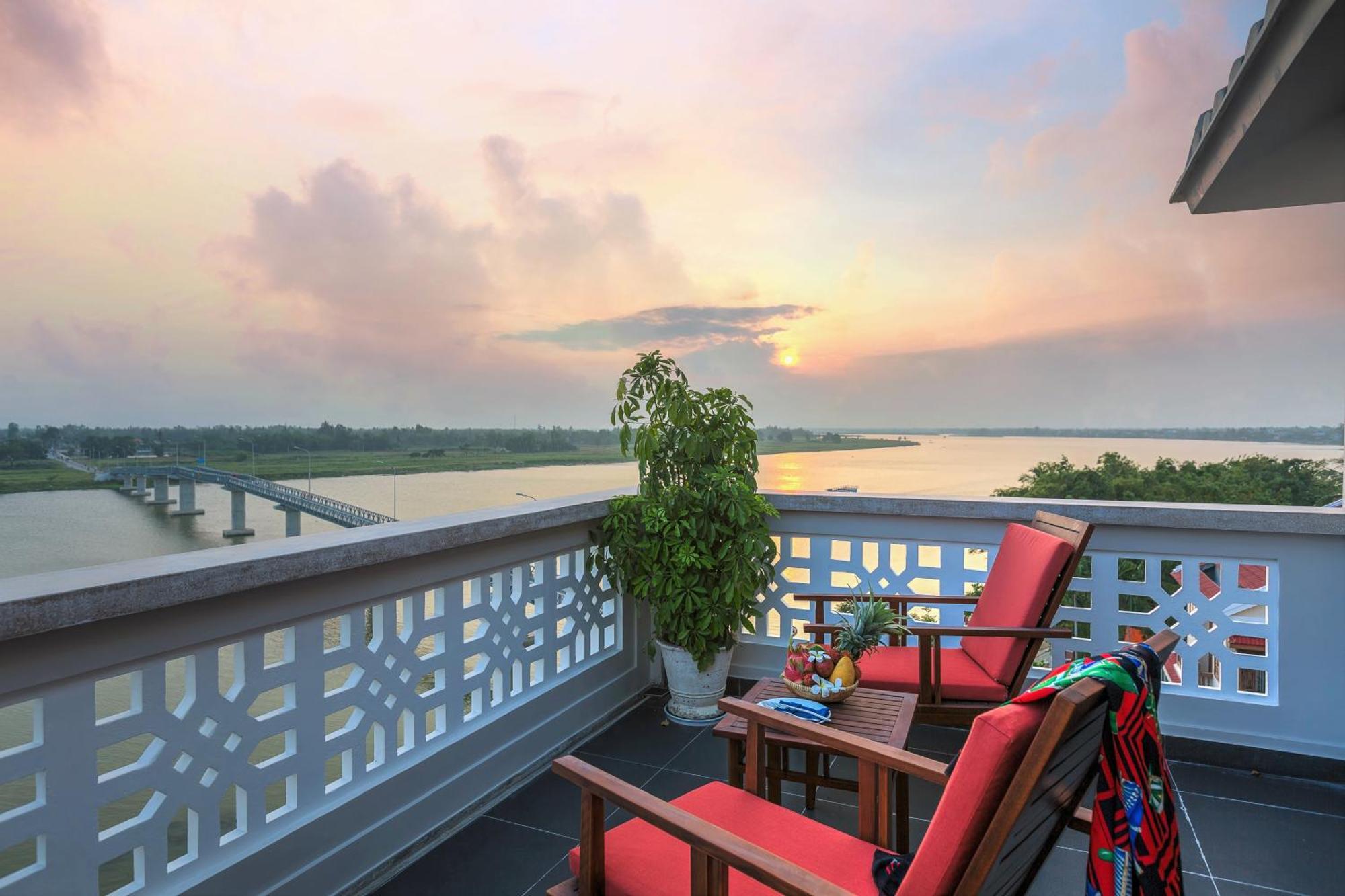 Rivertown & Hoi An