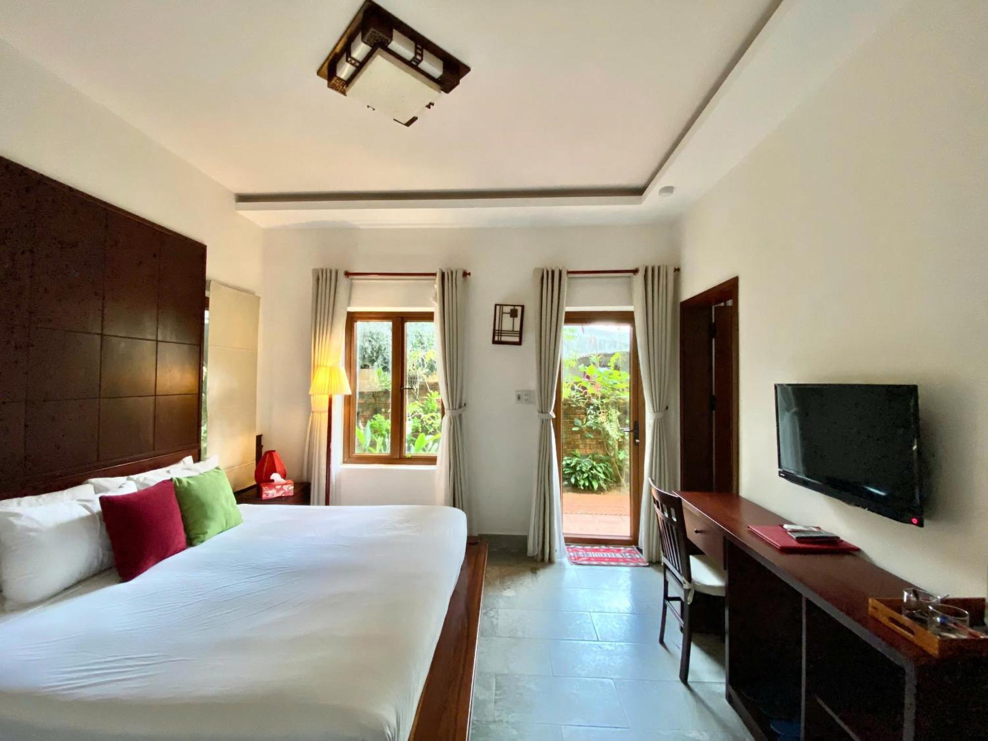 Orchid Garden Riverside Villa *