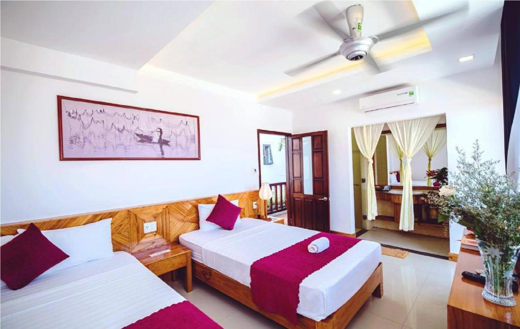 Homestay Riverside Plum Garden *
