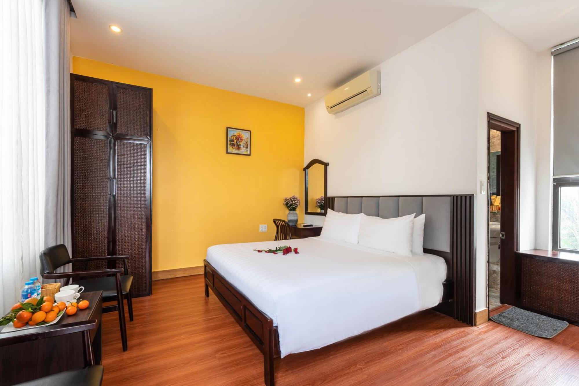 Hotel Serene Riverside