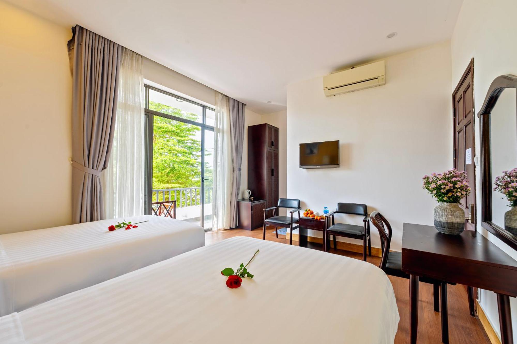 Hotel Serene Riverside 4*