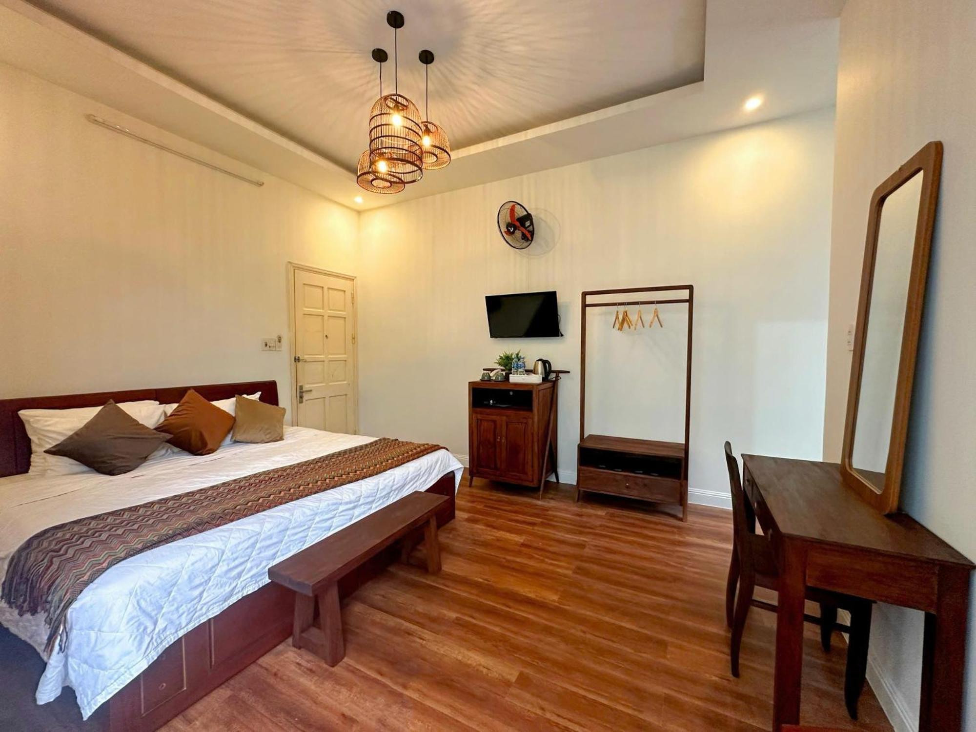 Fullhouse Hoian *