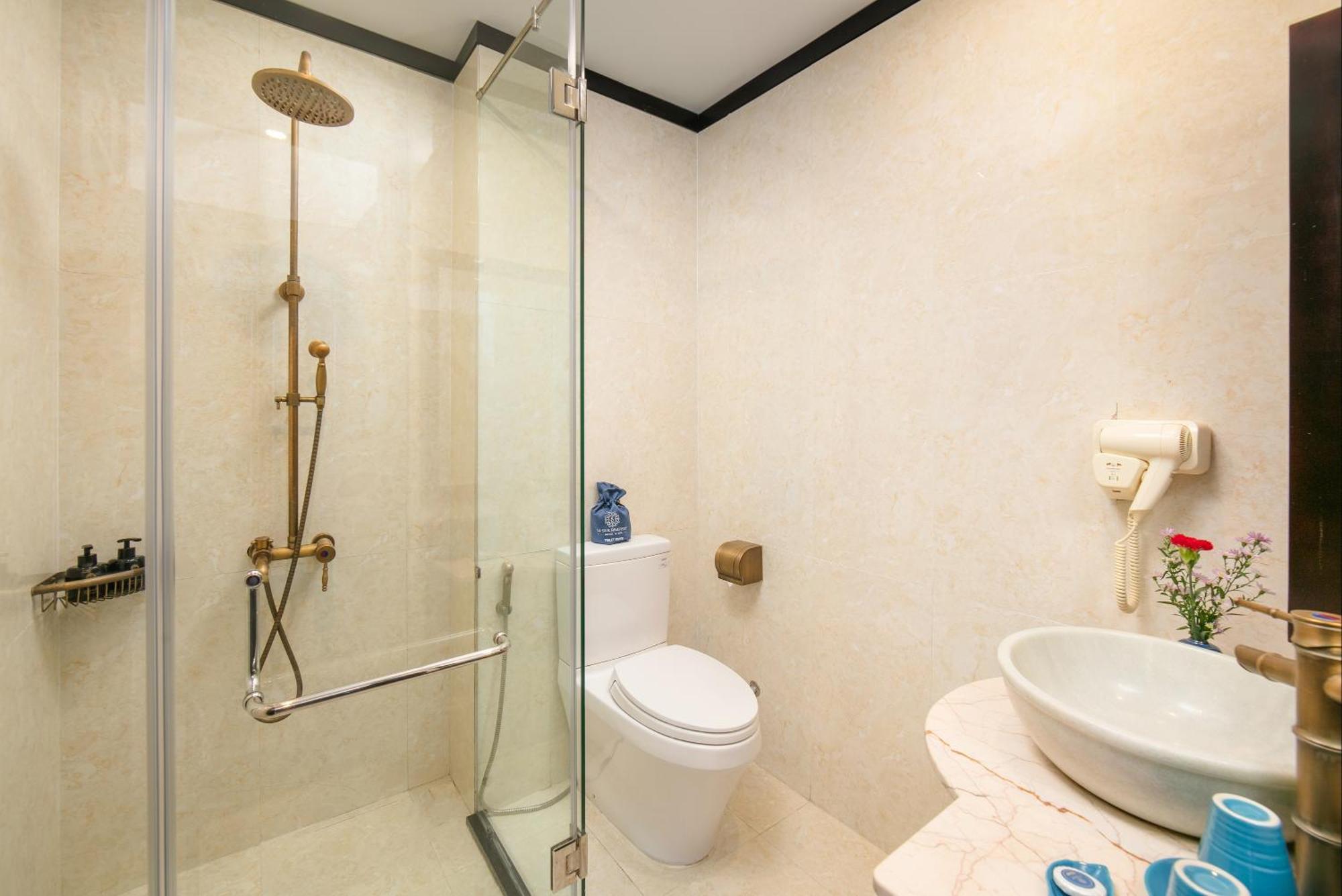 Hotel Silk River & 4*