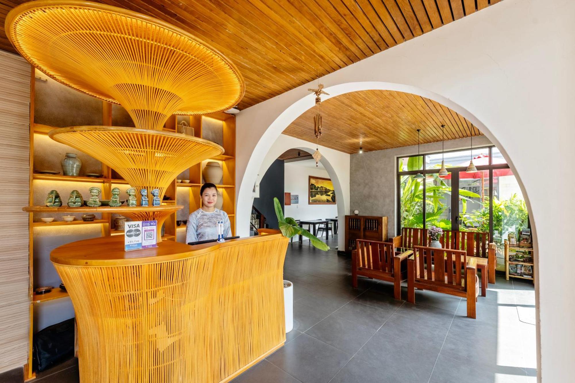 Hotel Serene Riverside