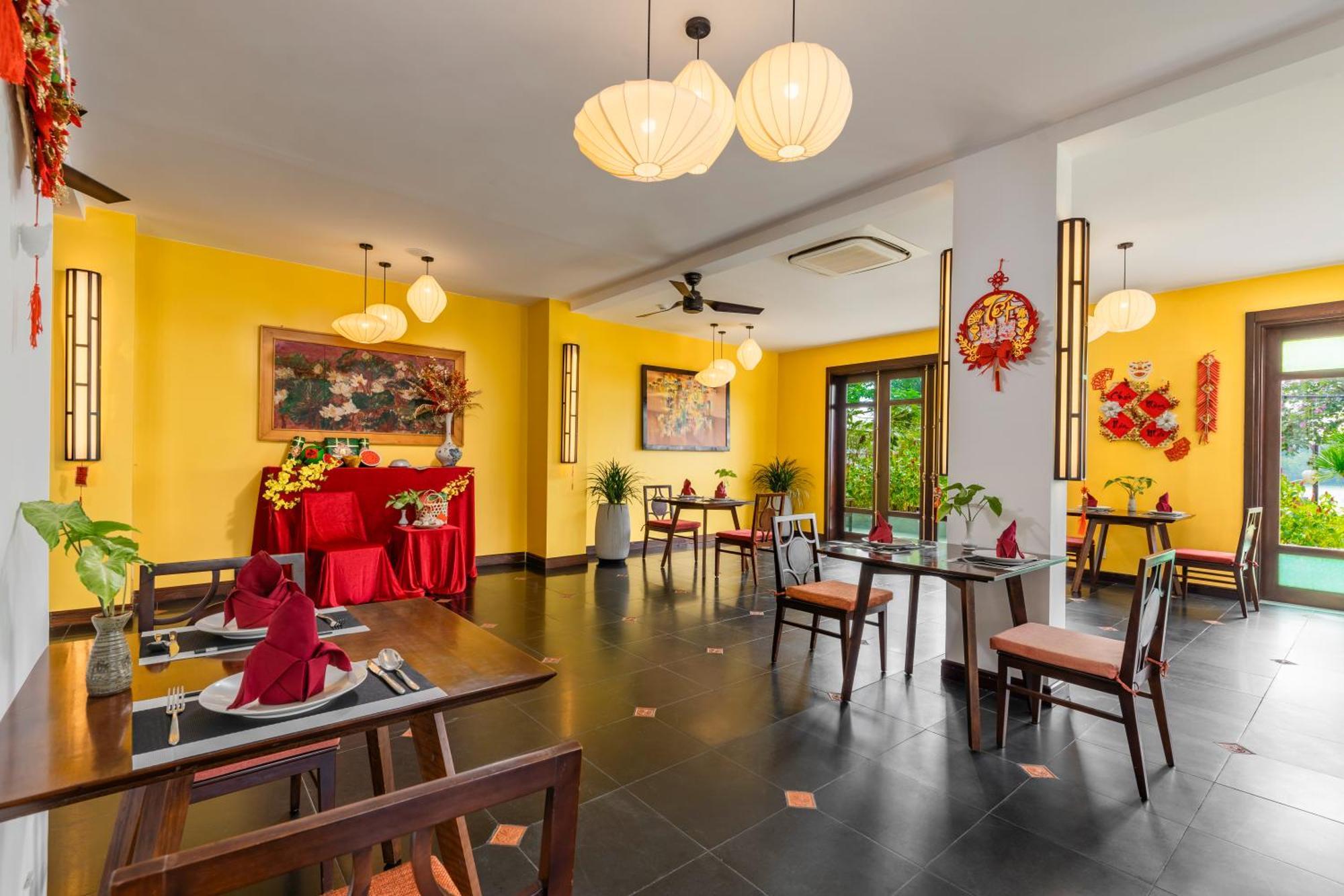 Resort Rivertown & 5*